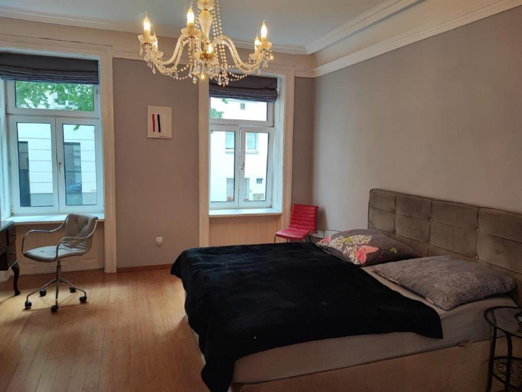 Central Vienna Apartment With Unique 40M2 City Garden & Self Check In エクステリア 写真