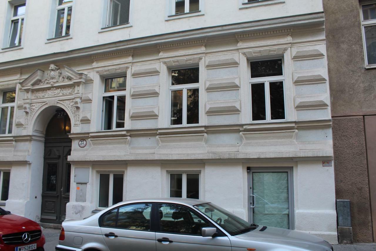 Central Vienna Apartment With Unique 40M2 City Garden & Self Check In エクステリア 写真